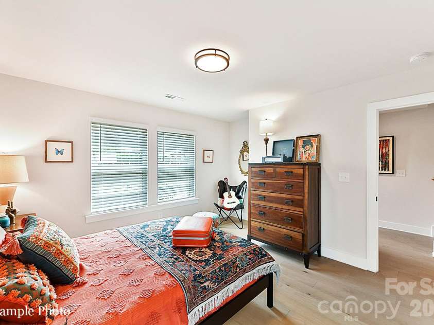 2137 Ford View Lane, Charlotte, NC 28206.  MLS# CAR4434816, YatesRealty ID 57716. 