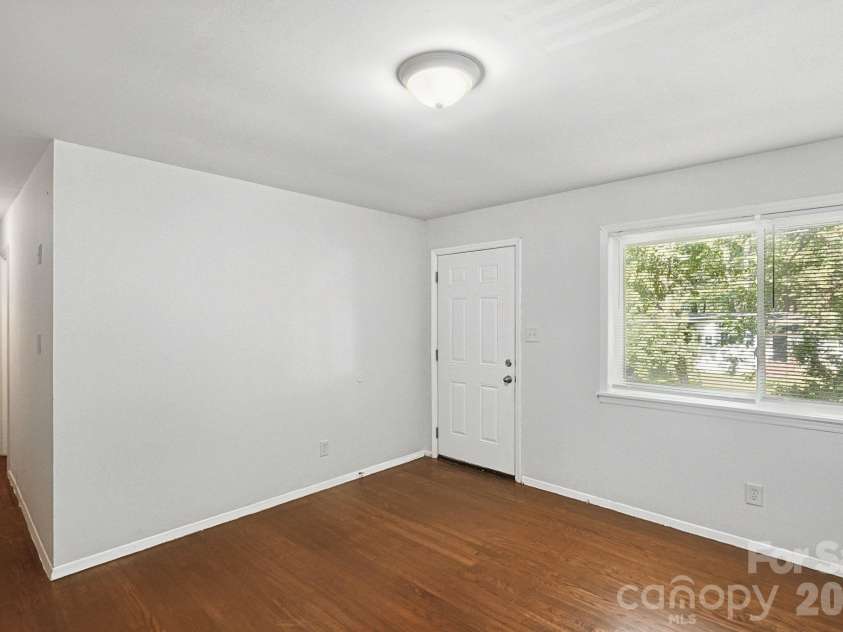 301 Edgegreen Drive, Charlotte, NC 28217.  MLS# CAR4435291, YatesRealty ID 57717. 