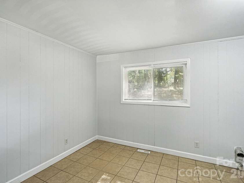 301 Edgegreen Drive, Charlotte, NC 28217.  MLS# CAR4435291, YatesRealty ID 57717. 