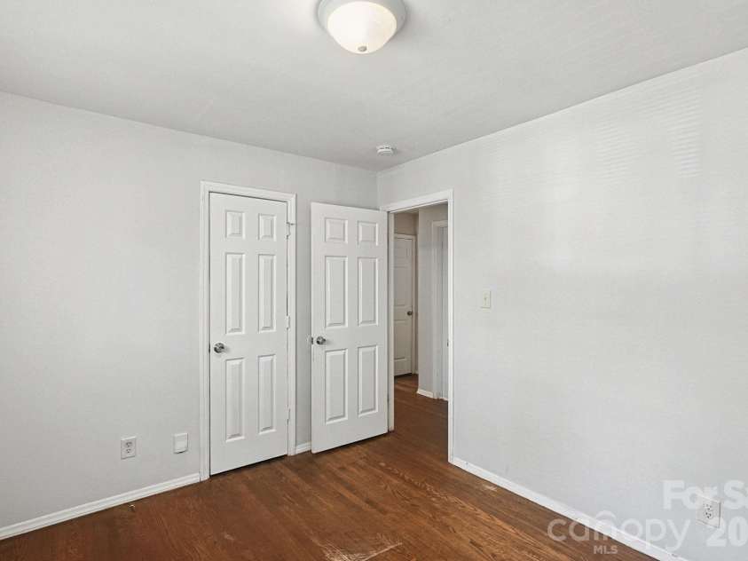 301 Edgegreen Drive, Charlotte, NC 28217.  MLS# CAR4435291, YatesRealty ID 57717. 