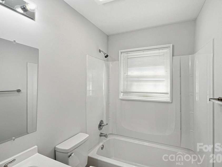 301 Edgegreen Drive, Charlotte, NC 28217.  MLS# CAR4435291, YatesRealty ID 57717. 