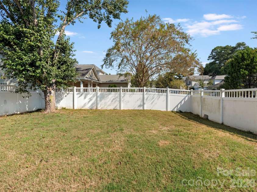 343 Amir Circle, Matthews, NC 28105.  MLS# CAR4435994, YatesRealty ID 57720. 
