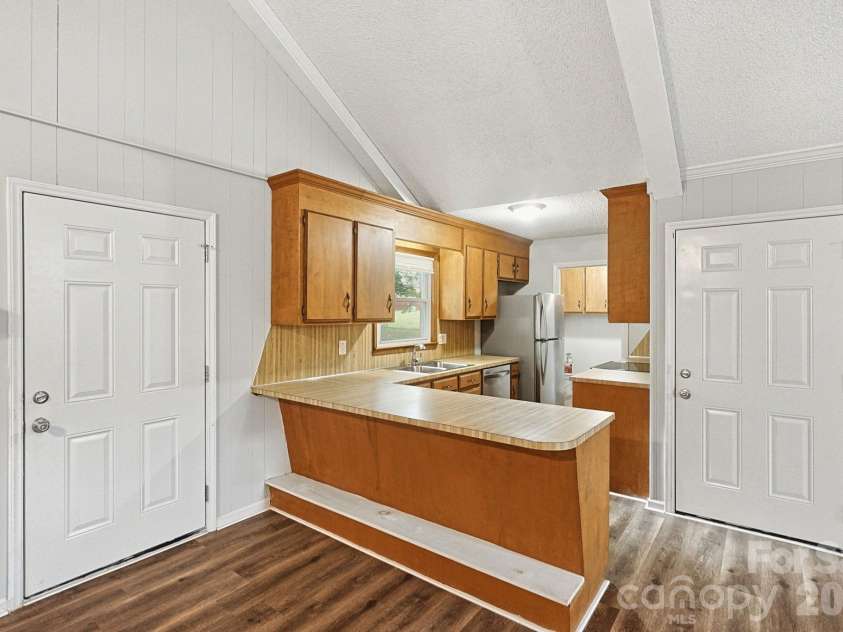 6205 Ferncliff Drive, Concord, NC 28027.  MLS# CAR4435290, YatesRealty ID 57721. 