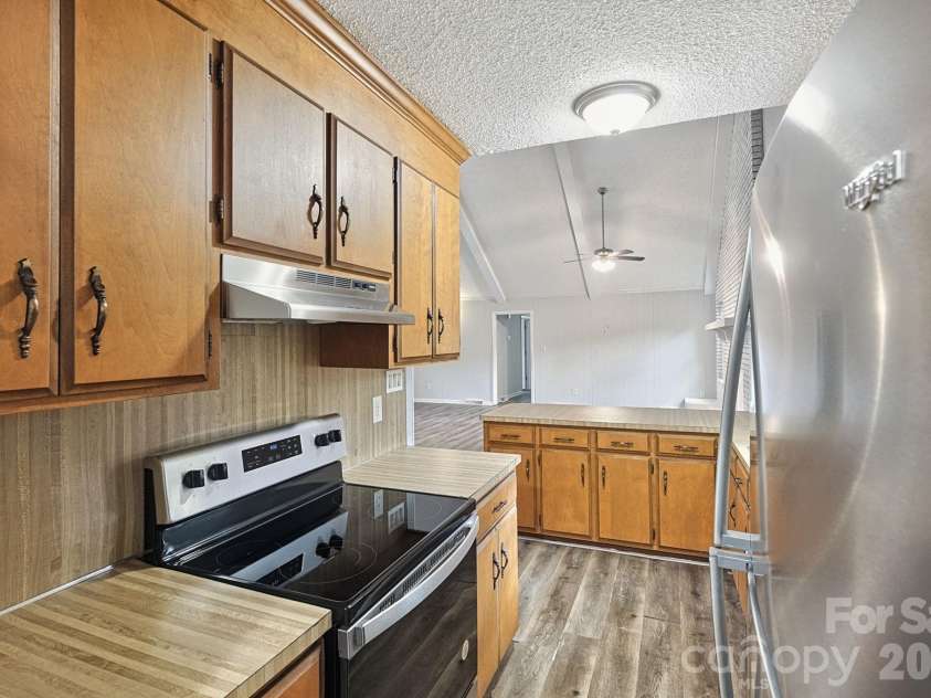 6205 Ferncliff Drive, Concord, NC 28027.  MLS# CAR4435290, YatesRealty ID 57721. 