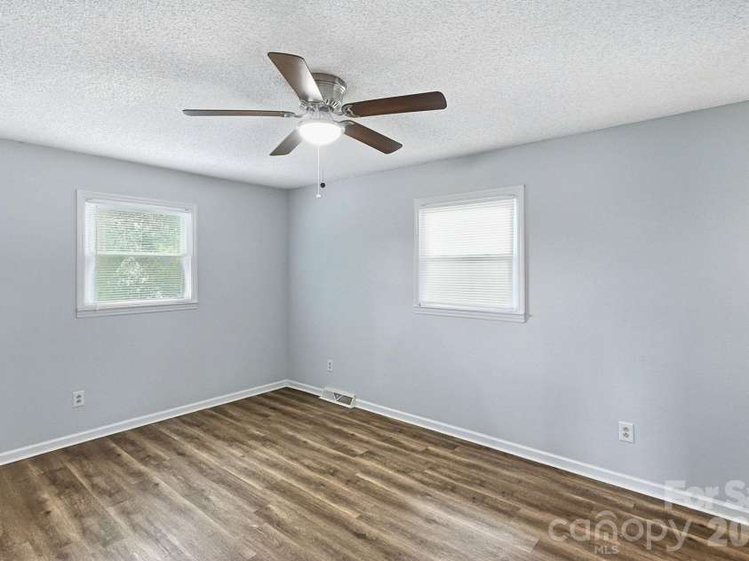 6205 Ferncliff Drive, Concord, NC 28027.  MLS# CAR4435290, YatesRealty ID 57721. 