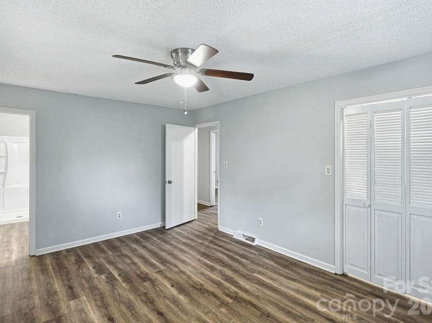 6205 Ferncliff Drive, Concord, NC 28027.  MLS# CAR4435290, YatesRealty ID 57721. 