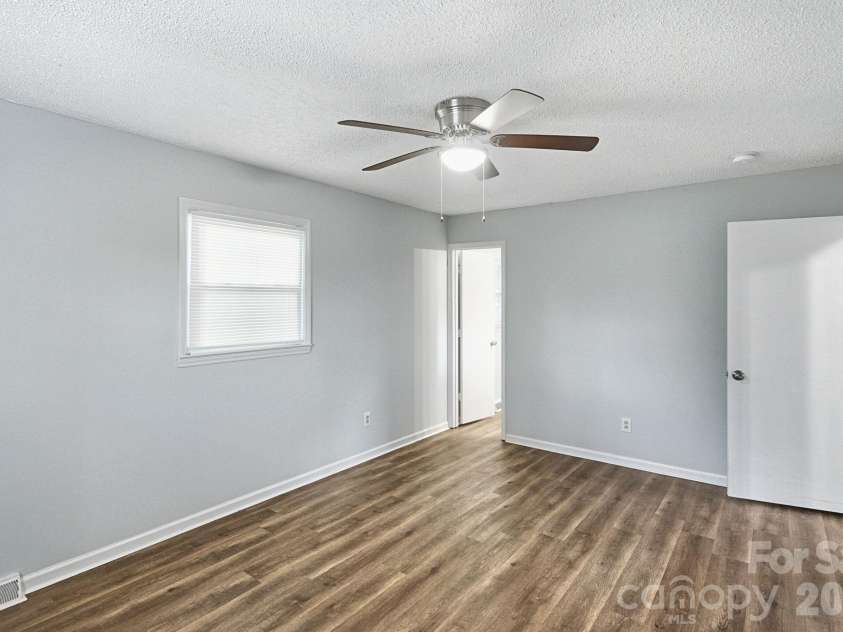 6205 Ferncliff Drive, Concord, NC 28027.  MLS# CAR4435290, YatesRealty ID 57721. 