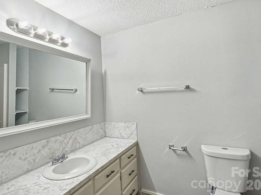 6205 Ferncliff Drive, Concord, NC 28027.  MLS# CAR4435290, YatesRealty ID 57721. 