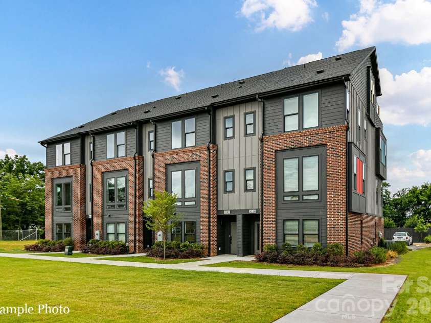 2129 Ford View Lane, Charlotte, NC 28206.  MLS# CAR4435458, YatesRealty ID 57722. 