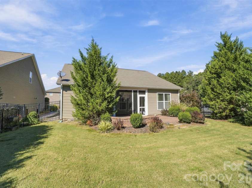 2001 Blackberry Lane, Lancaster, SC 29720.  MLS# CAR4436400, YatesRealty ID 57724. 