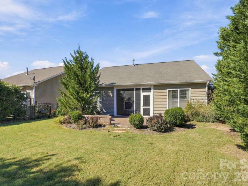 2001 Blackberry Lane, Lancaster, SC 29720.  MLS# CAR4436400, YatesRealty ID 57724. 