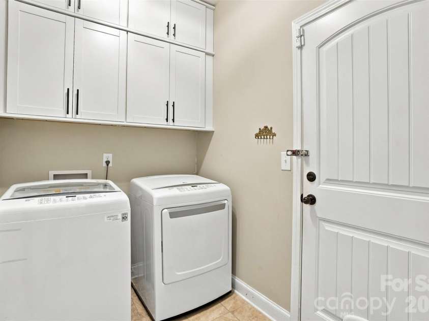 2001 Blackberry Lane, Lancaster, SC 29720.  MLS# CAR4436400, YatesRealty ID 57724. Laundry Room W/D included