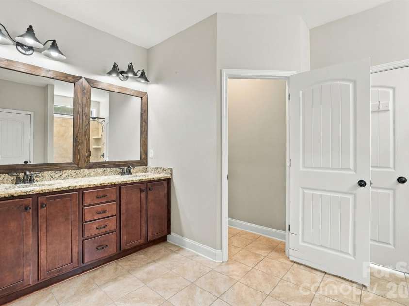 2001 Blackberry Lane, Lancaster, SC 29720.  MLS# CAR4436400, YatesRealty ID 57724. Primary Bathroom