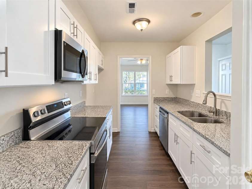 8603 Berrybrook Lane, Charlotte, NC 28269.  MLS# CAR4436528, YatesRealty ID 57727. 