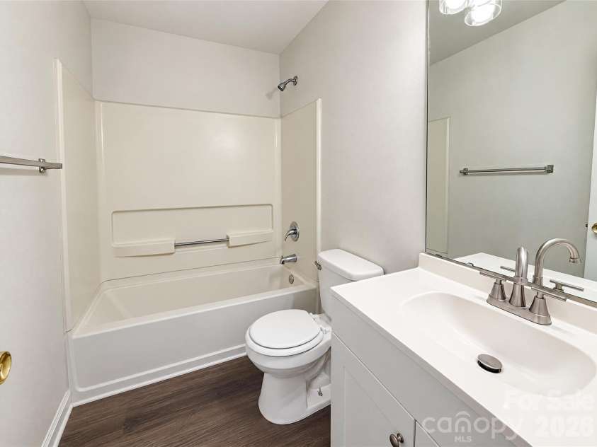 8603 Berrybrook Lane, Charlotte, NC 28269.  MLS# CAR4436528, YatesRealty ID 57727. 
