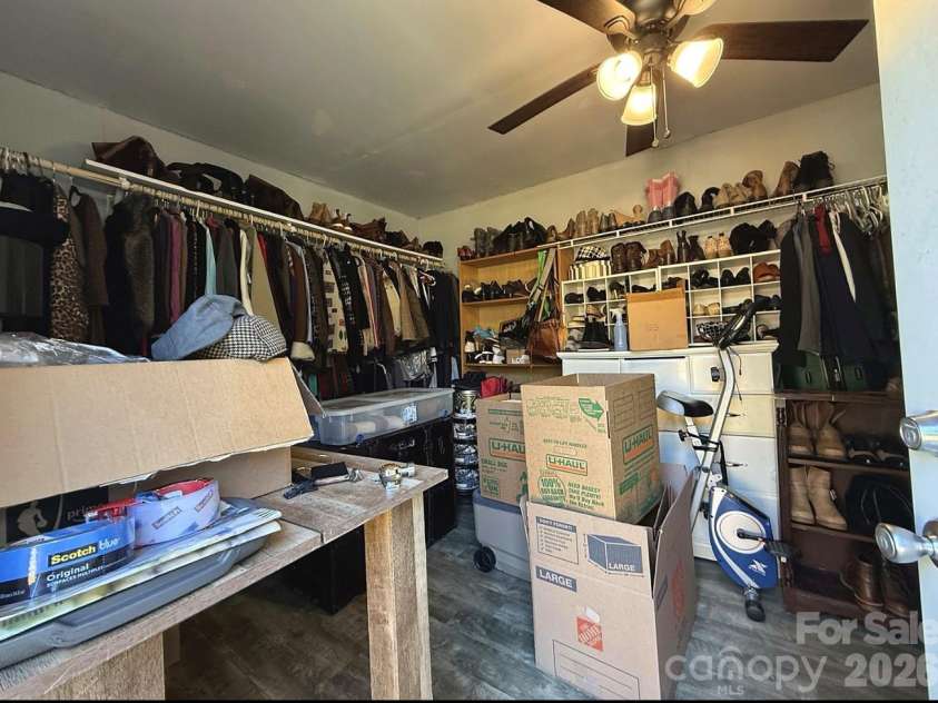 4310 Dinglewood Avenue, Charlotte, NC 28205.  MLS# CAR4436414, YatesRealty ID 57728. She Shed