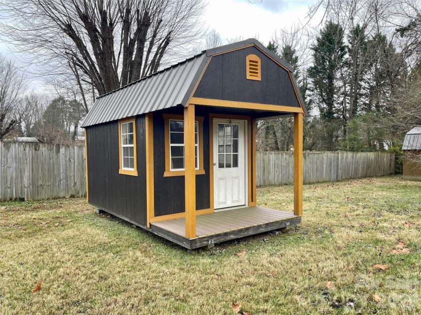 635 Powell Road, Lenoir, NC 28645.  MLS# CAR4330329, YatesRealty ID 5773. 