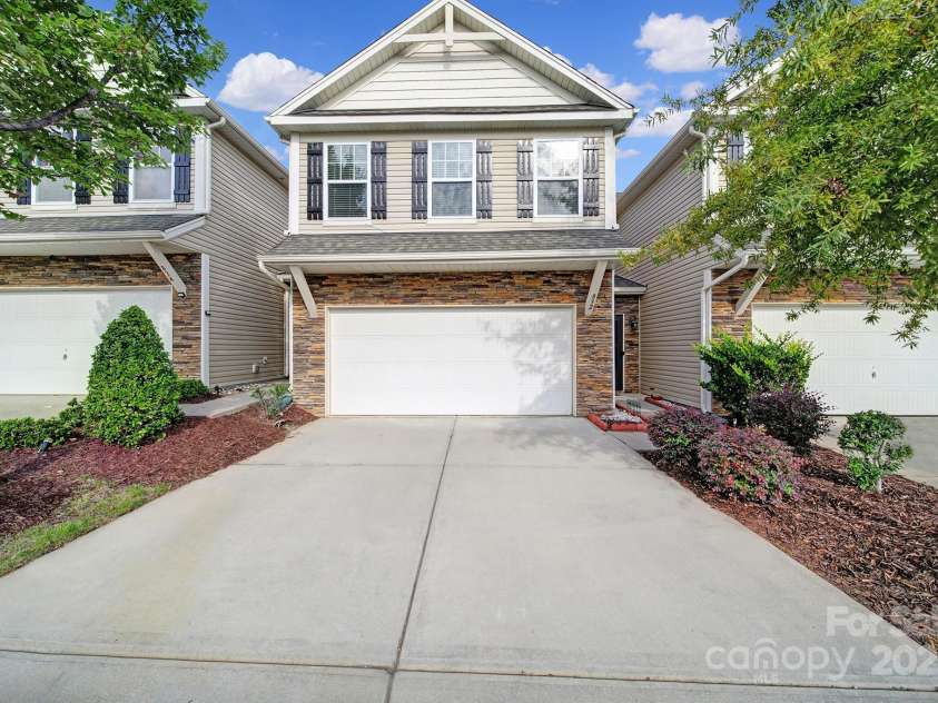 832 Summerlake Drive, Fort Mill, SC 29715.  MLS# CAR4298895, YatesRealty ID 5773. 