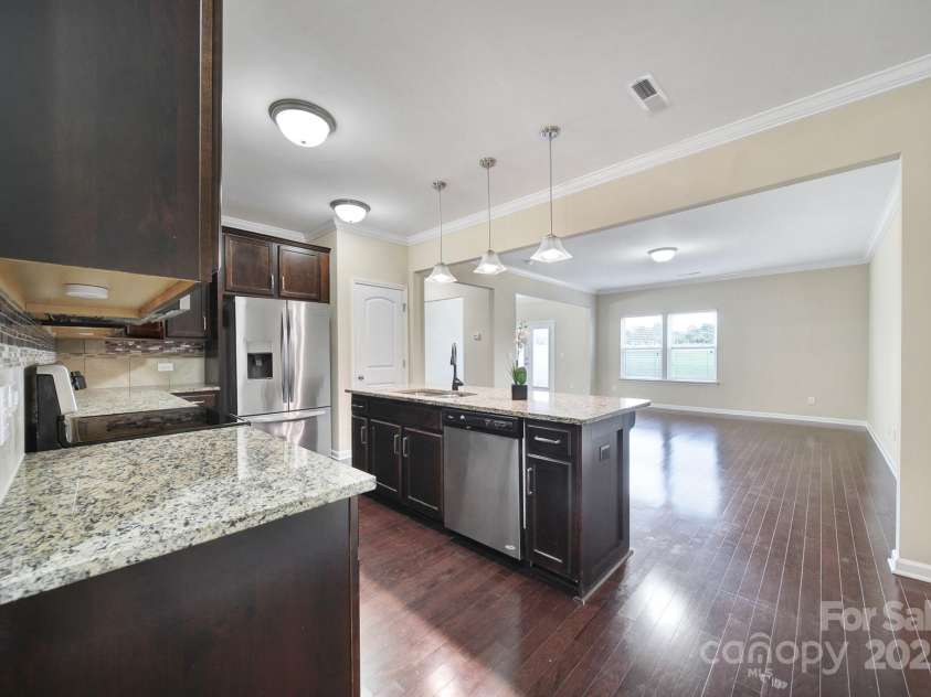 832 Summerlake Drive, Fort Mill, SC 29715.  MLS# CAR4298895, YatesRealty ID 5773. 