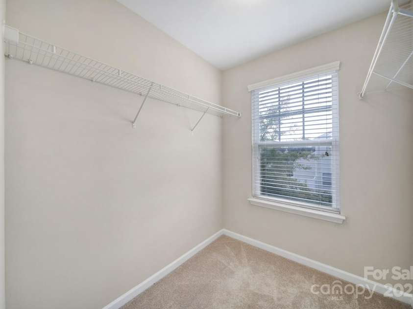 832 Summerlake Drive, Fort Mill, SC 29715.  MLS# CAR4298895, YatesRealty ID 5773. Walk in closet