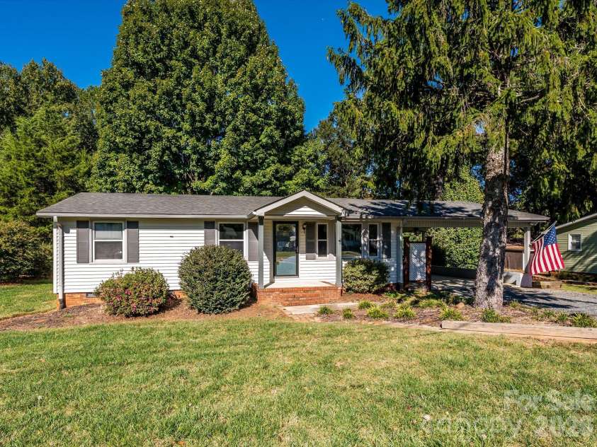 3714 Fieldcrest Circle, Concord, NC 28027.  MLS# CAR4436502, YatesRealty ID 57732. 