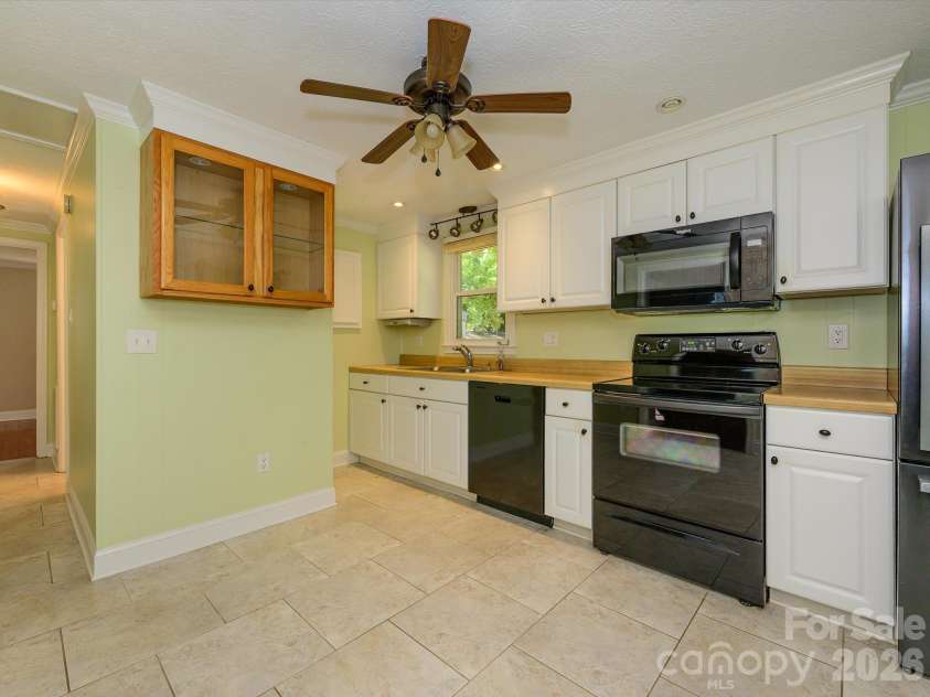 3714 Fieldcrest Circle, Concord, NC 28027.  MLS# CAR4436502, YatesRealty ID 57732. 