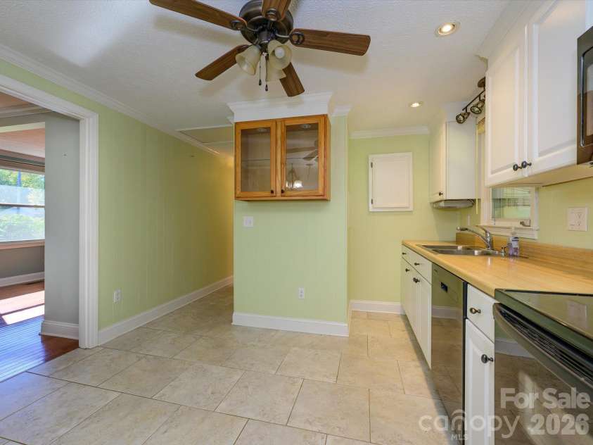3714 Fieldcrest Circle, Concord, NC 28027.  MLS# CAR4436502, YatesRealty ID 57732. 