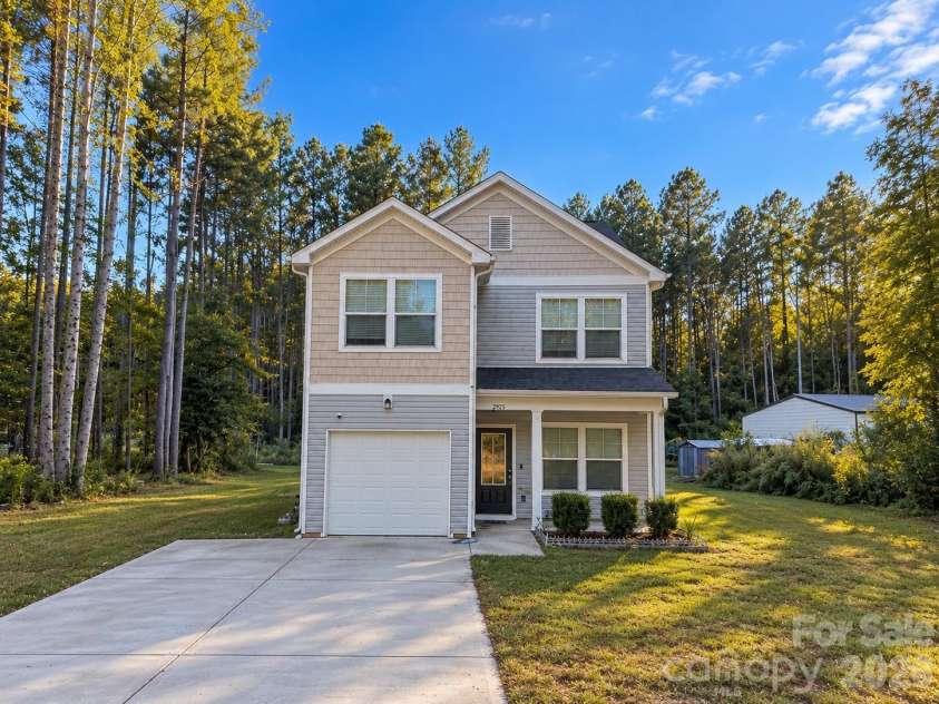 2925 Ridge Road, Salisbury, NC 28144.  MLS# CAR4436560, YatesRealty ID 57737. 