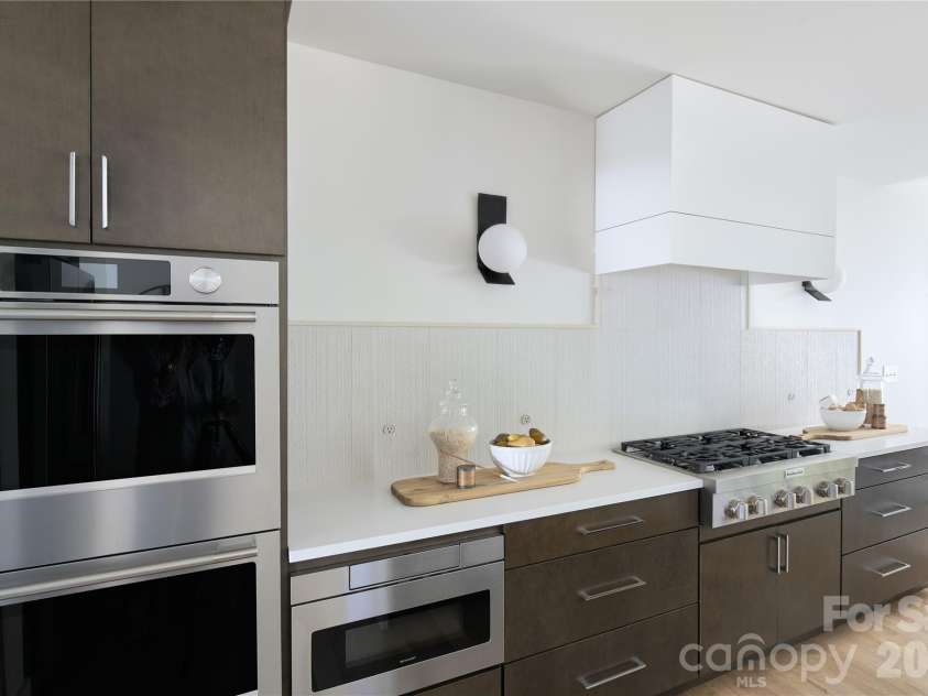 511 Boyce Road, Charlotte, NC 28211.  MLS# CAR4435860, YatesRealty ID 57738. 