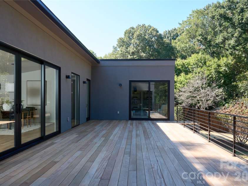 511 Boyce Road, Charlotte, NC 28211.  MLS# CAR4435860, YatesRealty ID 57738. 