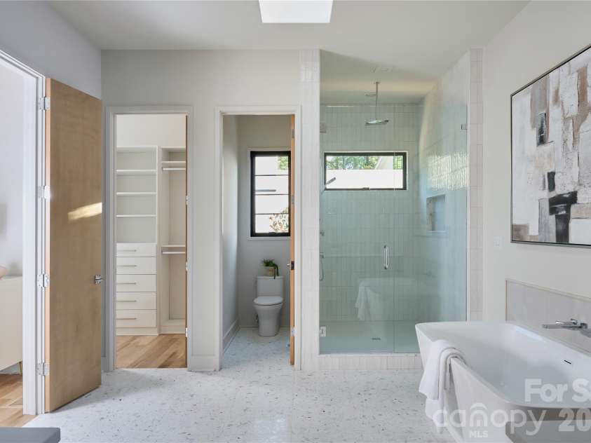 511 Boyce Road, Charlotte, NC 28211.  MLS# CAR4435860, YatesRealty ID 57738. 