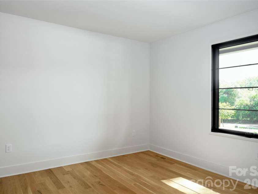511 Boyce Road, Charlotte, NC 28211.  MLS# CAR4435860, YatesRealty ID 57738. 