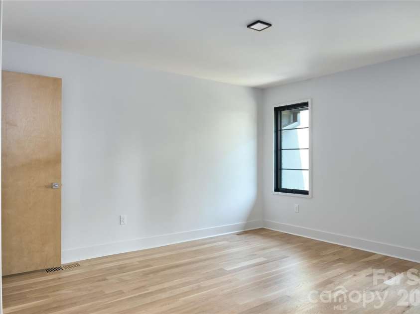 511 Boyce Road, Charlotte, NC 28211.  MLS# CAR4435860, YatesRealty ID 57738. 