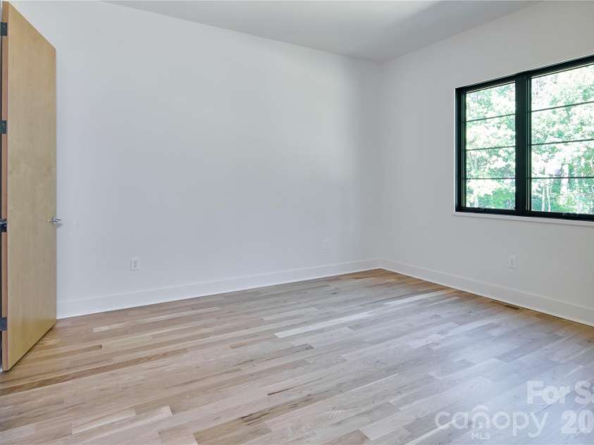 511 Boyce Road, Charlotte, NC 28211.  MLS# CAR4435860, YatesRealty ID 57738. 