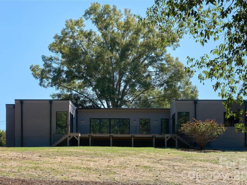 511 Boyce Road, Charlotte, NC 28211.  MLS# CAR4435860, YatesRealty ID 57738. 