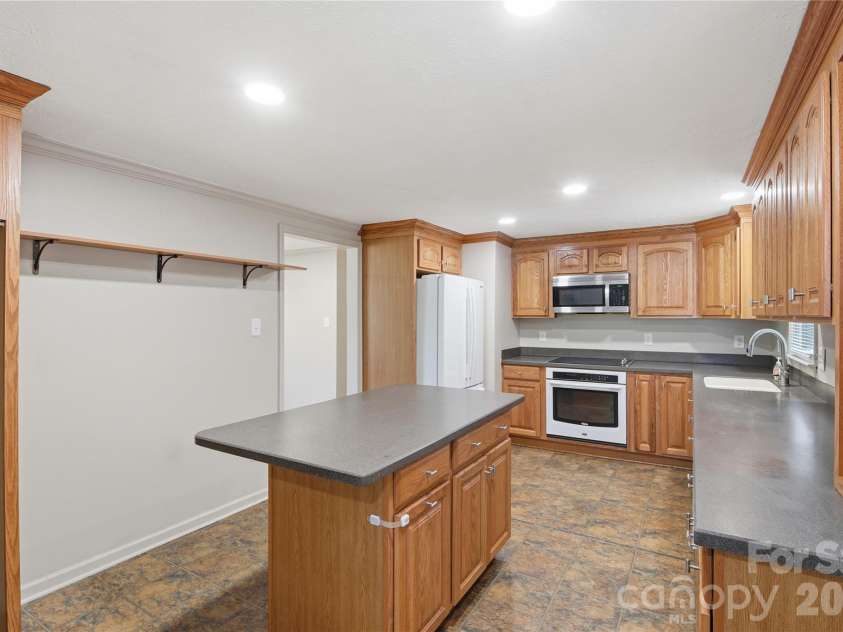 690 Rama Wood Drive, Concord, NC 28025.  MLS# CAR4436043, YatesRealty ID 57740. 