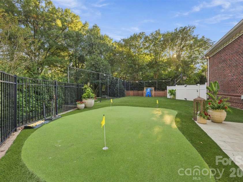 3236 Shillington Place, Charlotte, NC 28210.  MLS# CAR4435610, YatesRealty ID 57741. 