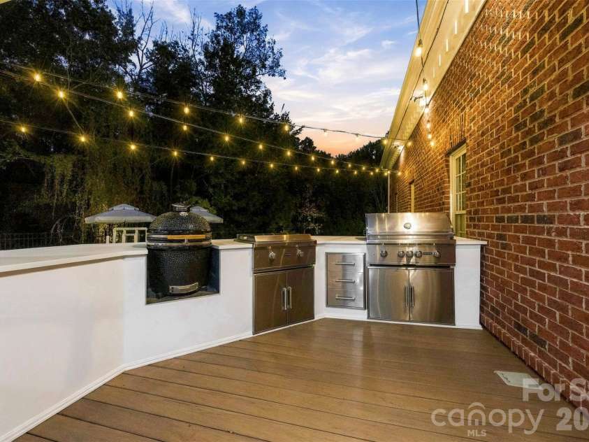 3236 Shillington Place, Charlotte, NC 28210.  MLS# CAR4435610, YatesRealty ID 57741. 