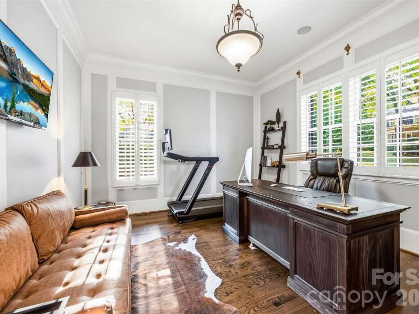 3236 Shillington Place, Charlotte, NC 28210.  MLS# CAR4435610, YatesRealty ID 57741. Main level office