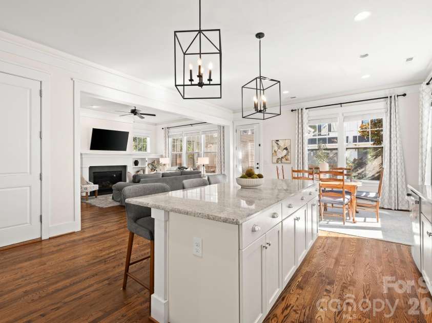 908 Millbrook Road, Charlotte, NC 28211.  MLS# CAR4435564, YatesRealty ID 57745. 