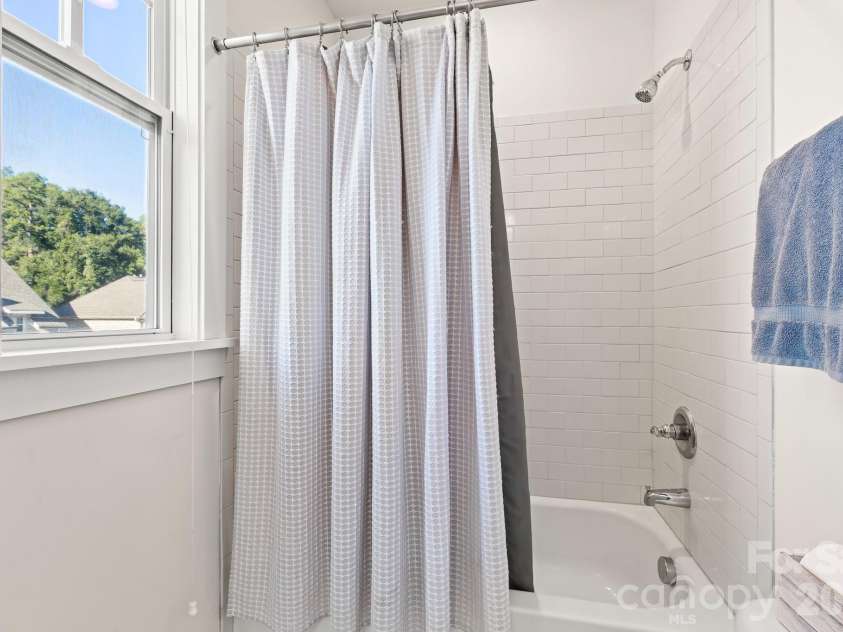 908 Millbrook Road, Charlotte, NC 28211.  MLS# CAR4435564, YatesRealty ID 57745. 