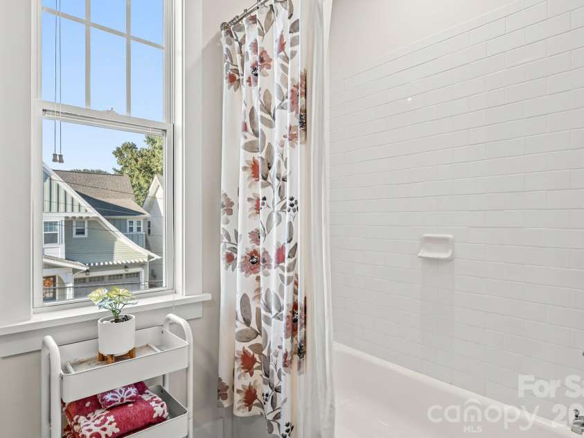 908 Millbrook Road, Charlotte, NC 28211.  MLS# CAR4435564, YatesRealty ID 57745. 