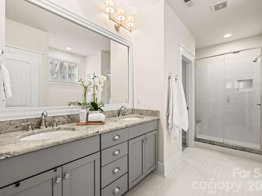 908 Millbrook Road, Charlotte, NC 28211.  MLS# CAR4435564, YatesRealty ID 57745. 