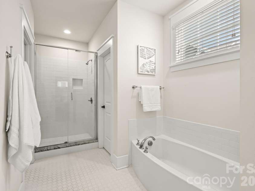 908 Millbrook Road, Charlotte, NC 28211.  MLS# CAR4435564, YatesRealty ID 57745. 