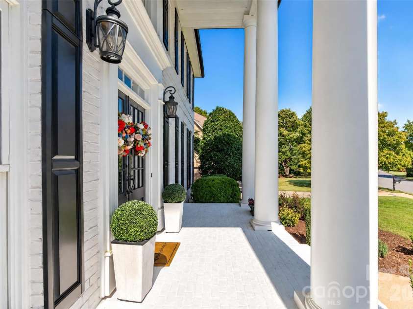 8634 Woodmere Crossing Drive, Charlotte, NC 28226.  MLS# CAR4435409, YatesRealty ID 57746. 
