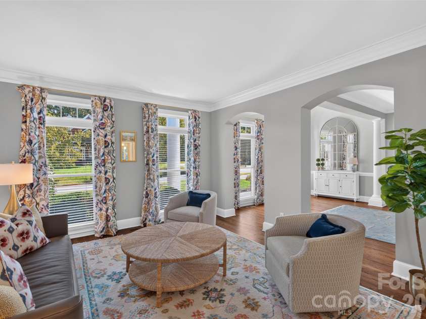 8634 Woodmere Crossing Drive, Charlotte, NC 28226.  MLS# CAR4435409, YatesRealty ID 57746. 