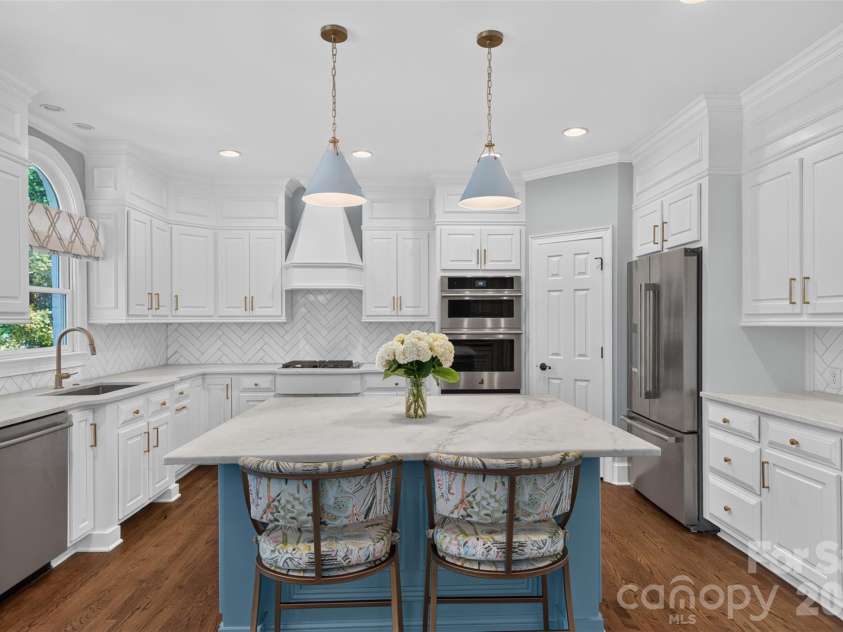 8634 Woodmere Crossing Drive, Charlotte, NC 28226.  MLS# CAR4435409, YatesRealty ID 57746. 