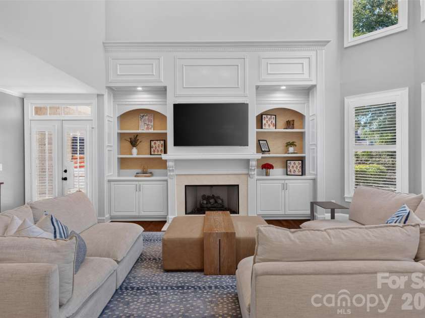 8634 Woodmere Crossing Drive, Charlotte, NC 28226.  MLS# CAR4435409, YatesRealty ID 57746. 