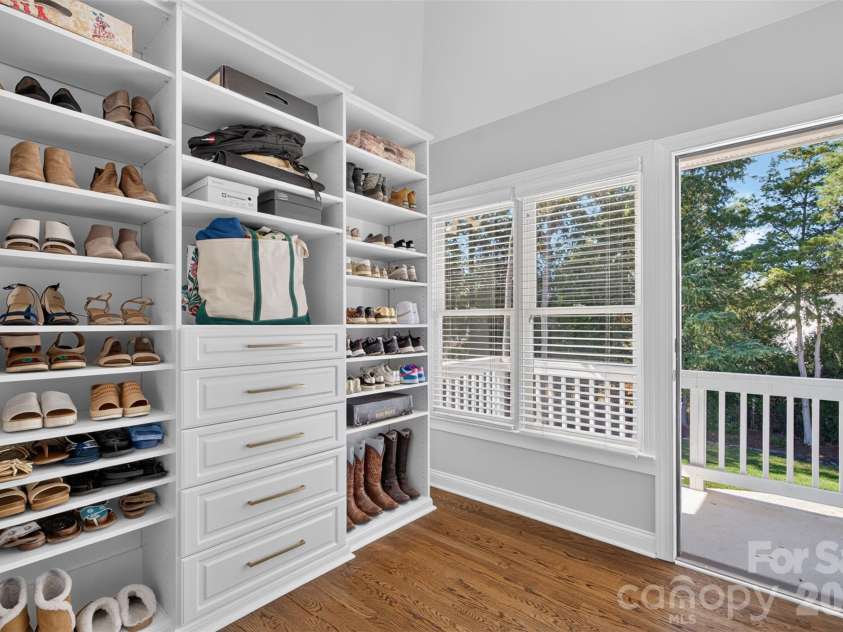 8634 Woodmere Crossing Drive, Charlotte, NC 28226.  MLS# CAR4435409, YatesRealty ID 57746. 