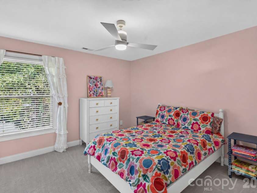 8634 Woodmere Crossing Drive, Charlotte, NC 28226.  MLS# CAR4435409, YatesRealty ID 57746. 